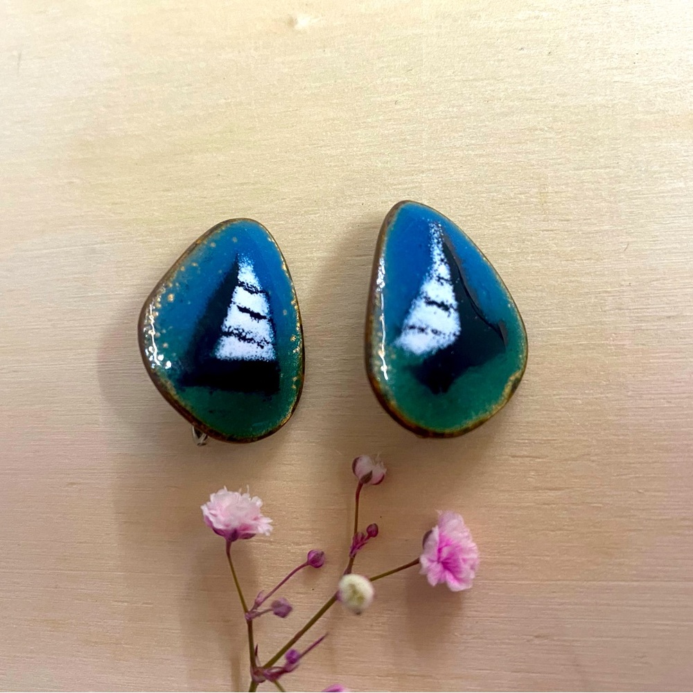 Artistic Teardrop Clip-Ons